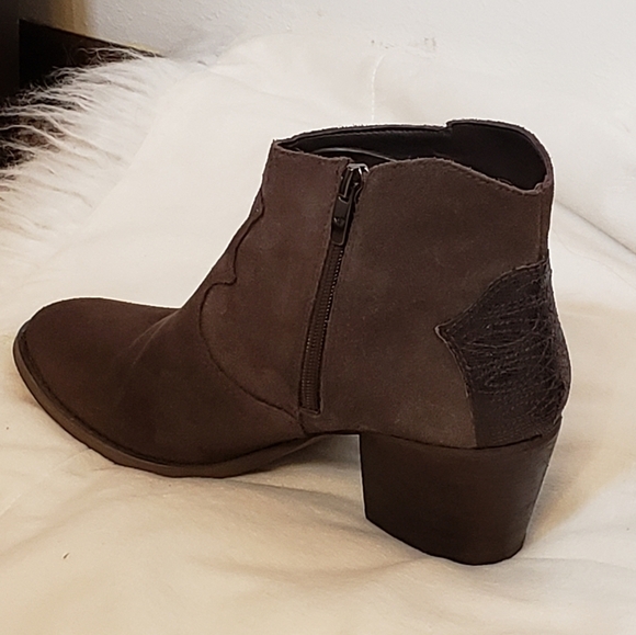 Marc Fisher Brown Stephani Suede Booties Bohemian Ankle Designer Summer Fall - Picture 4 of 16